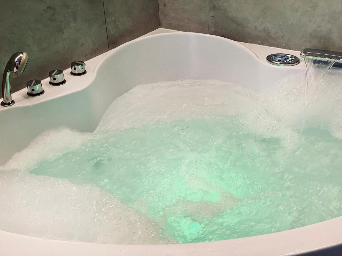Apartment Premium Jacuzzi For Couples, Old Town Krakov Exteriér fotografie